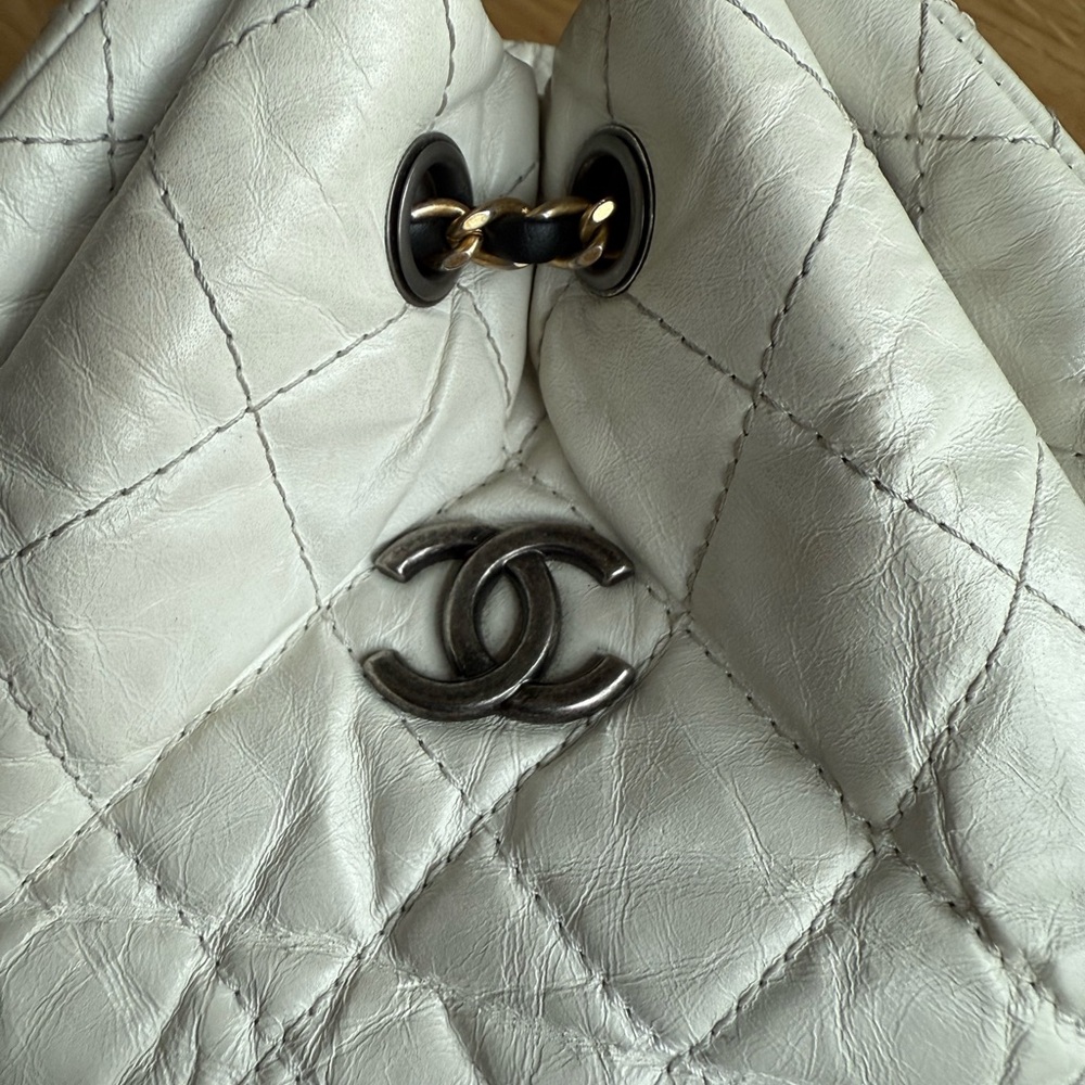 100% AUTHENTIC CHANEL GABRIELLE BACKPACK (WHITE/BLACK) - Picture 7 of 16